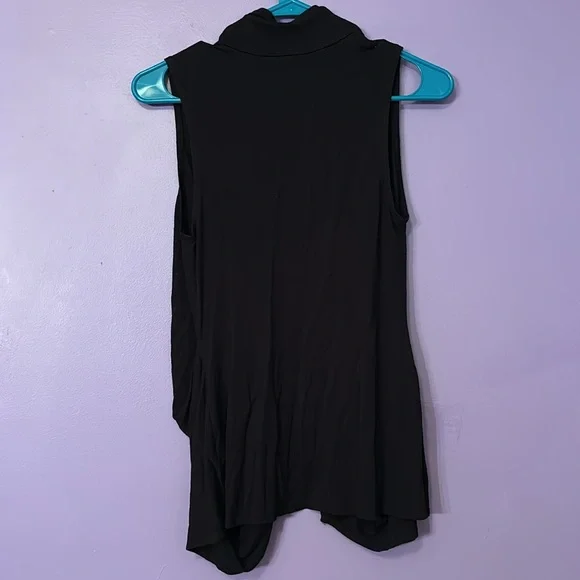 Studio Y - Picture 2 of 2